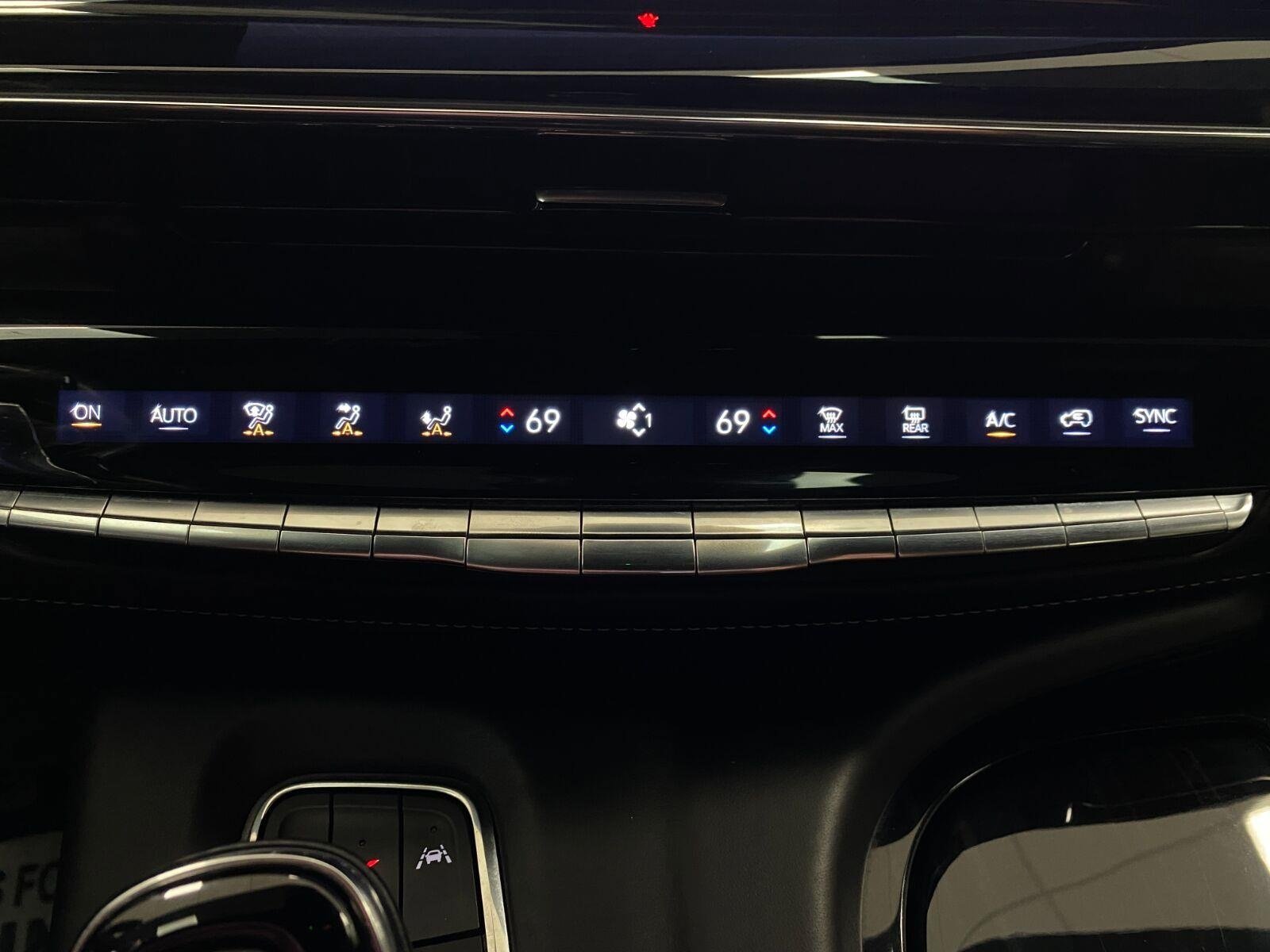 Used 2023 Cadillac Escalade V AWD/4WD image 27