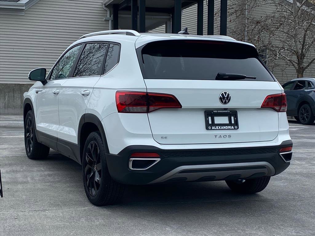 Certified 2023 Volkswagen Taos SE w/ Panoramic Sunroof Package image 5