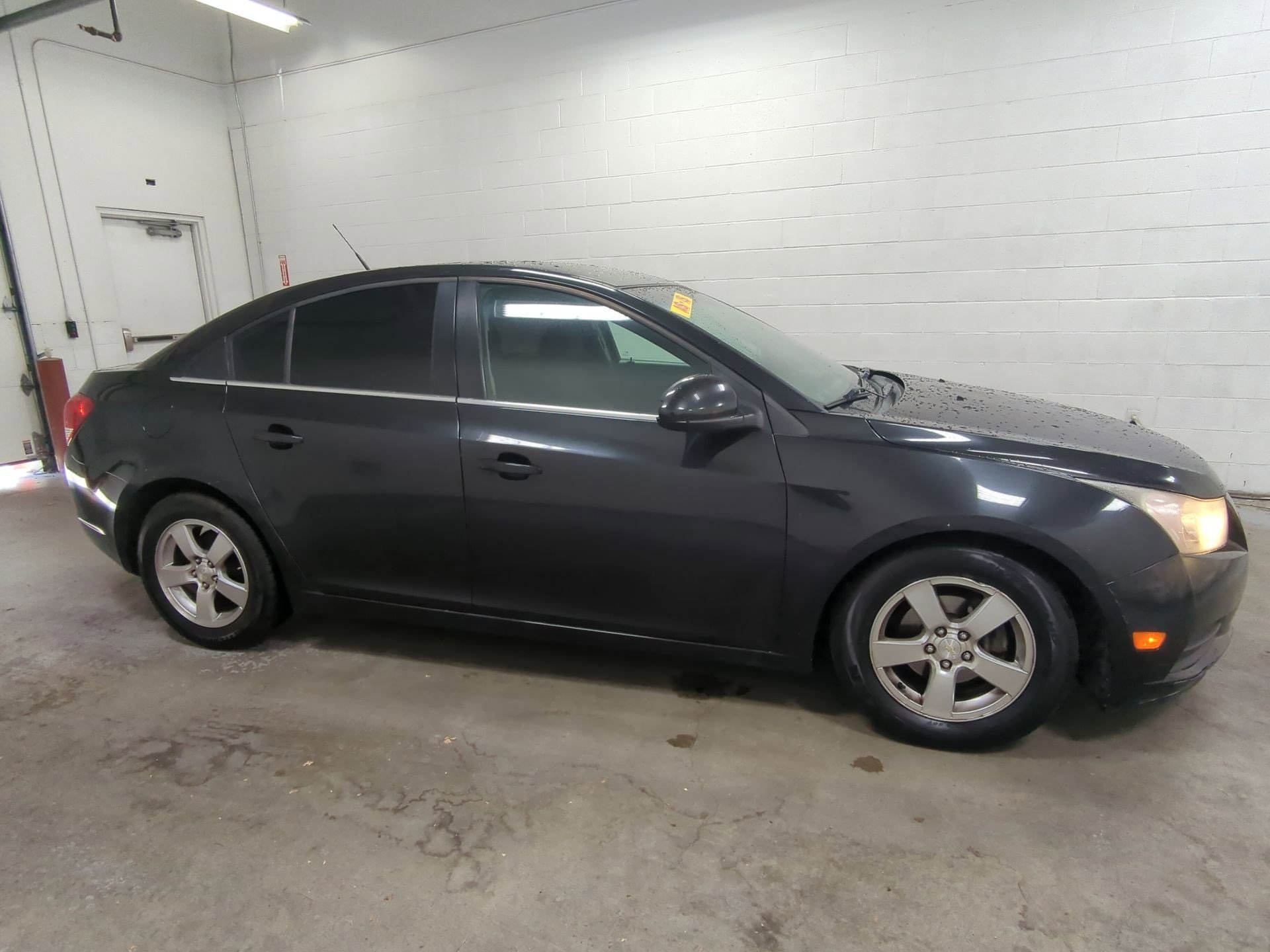 Used 2014 Chevrolet Cruze LT image 2