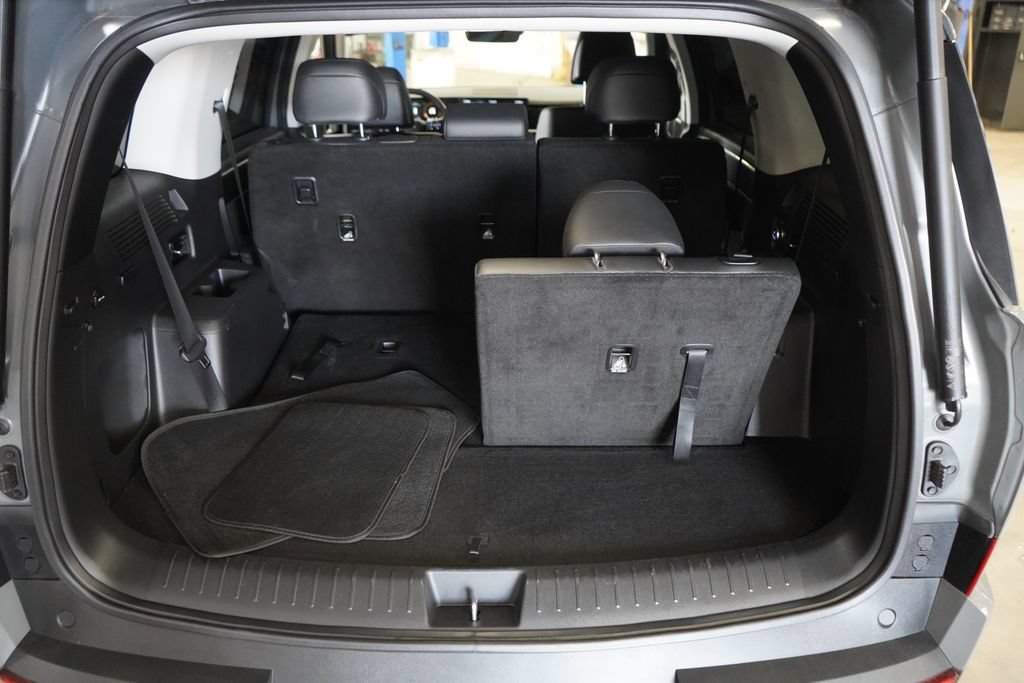 Used 2025 Hyundai Santa Fe SEL FWD image 25