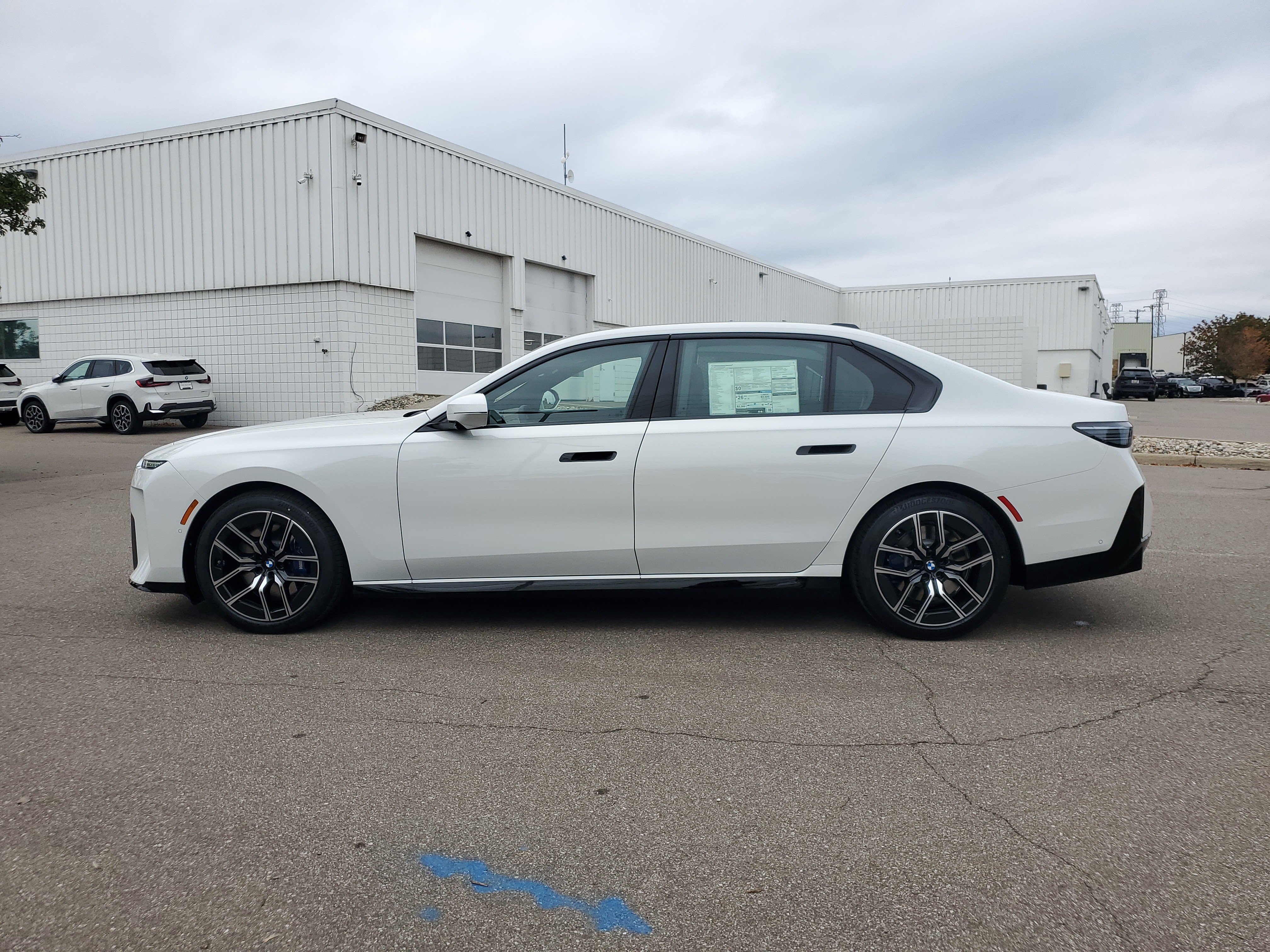 New 2027 BMW 740i xDrive w/ Executive Package AWD/4WD image 2
