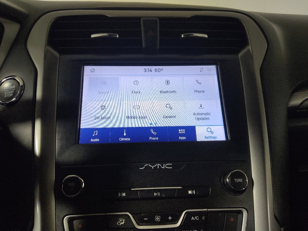 Used 2020 Ford Fusion SE FWD image 25