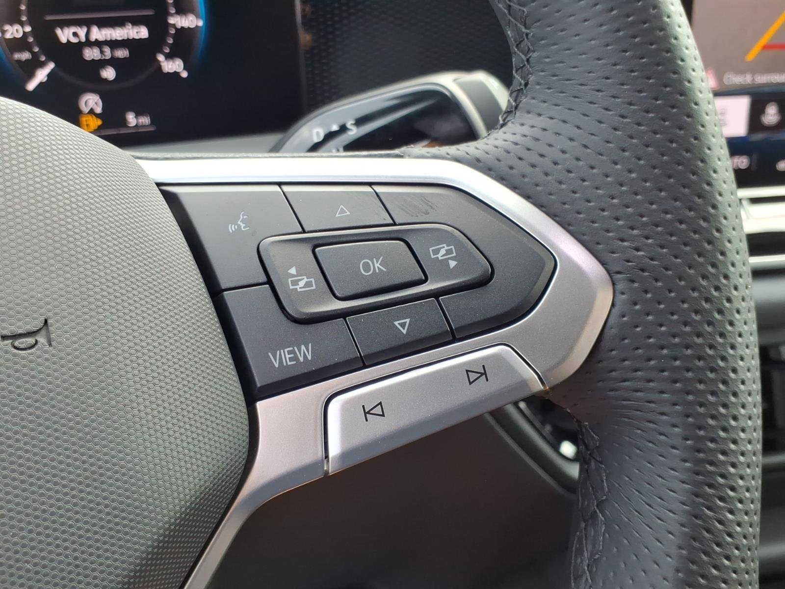 New 2026 Volkswagen Tiguan SE R-Line image 20