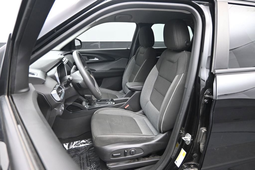 Used 2022 Chevrolet TrailBlazer LT w/ LPO, Blackout Package AWD/4WD image 23