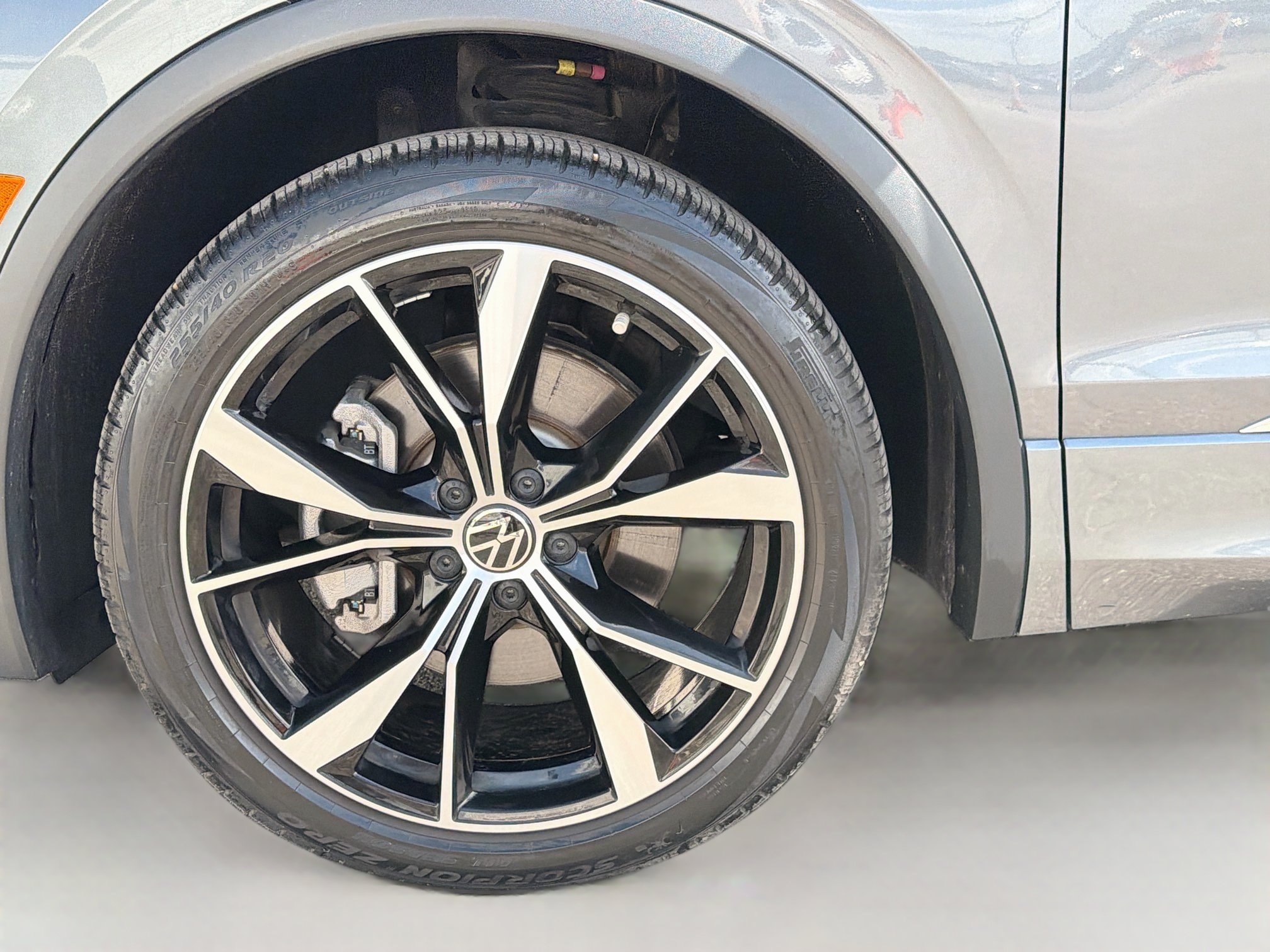 Used 2024 Volkswagen Tiguan SEL R-Line AWD/4WD image 43
