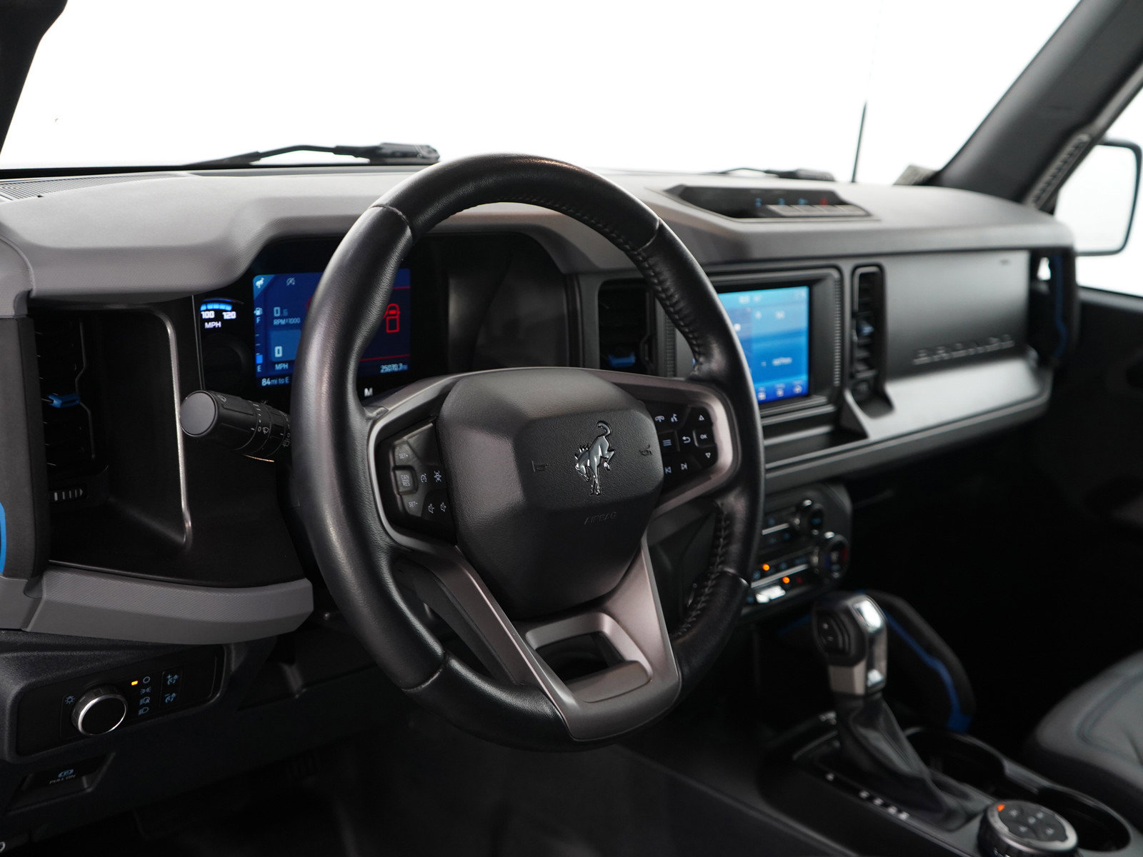 Used 2021 Ford Bronco Black Diamond image 18