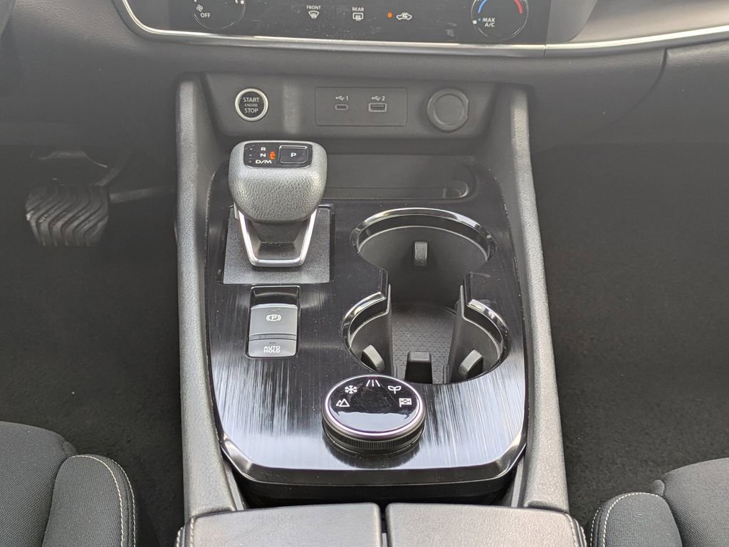 Used 2023 Nissan Rogue S AWD/4WD image 19