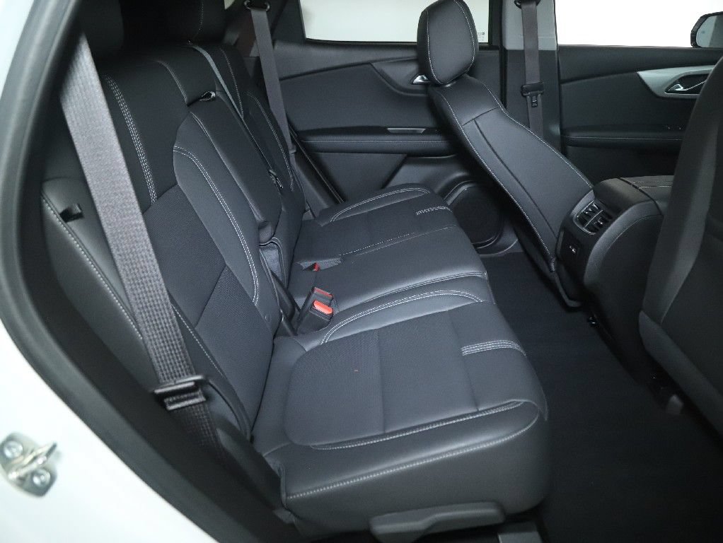 Used 2023 Chevrolet Blazer LT w/ Midnight/Sport Edition FWD image 32