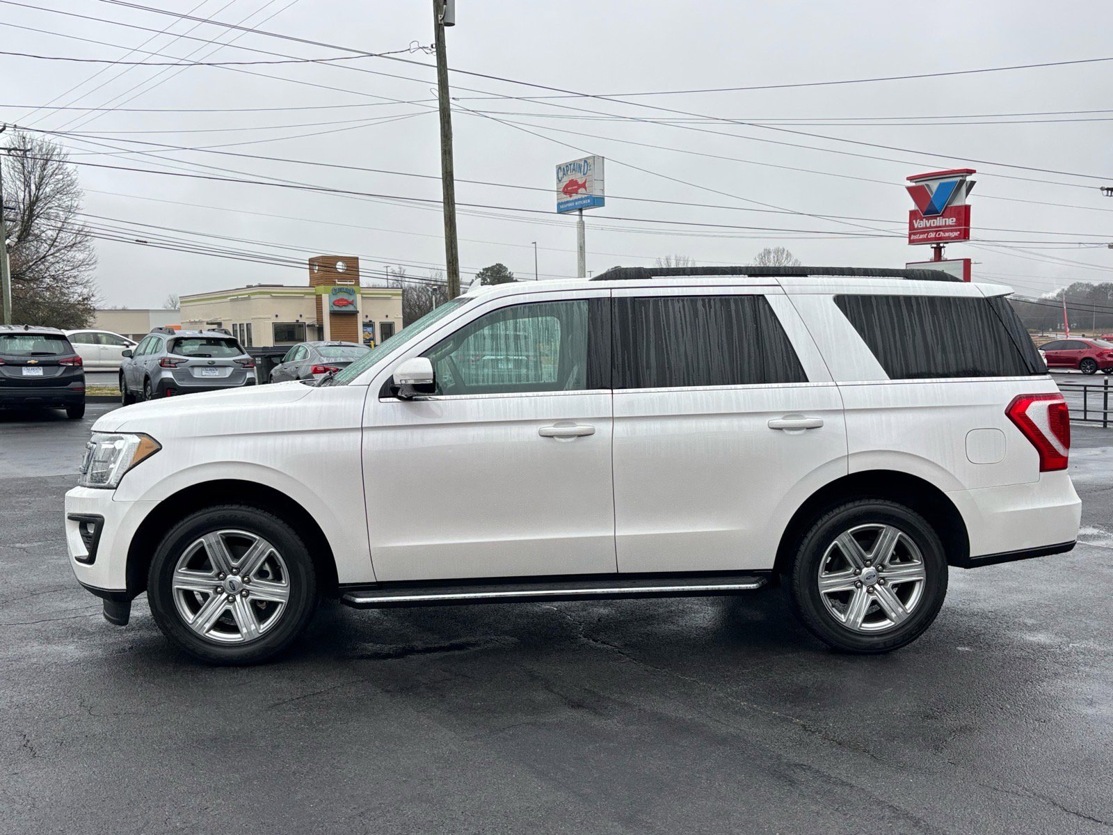 Used 2019 Ford Expedition XLT w/ Equipment Group 202A image 4