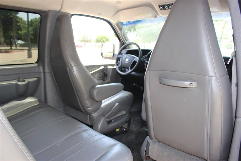 Used 2016 Chevrolet Express 3500 LT w/ LT Preferred Equipment Group RWD image 17