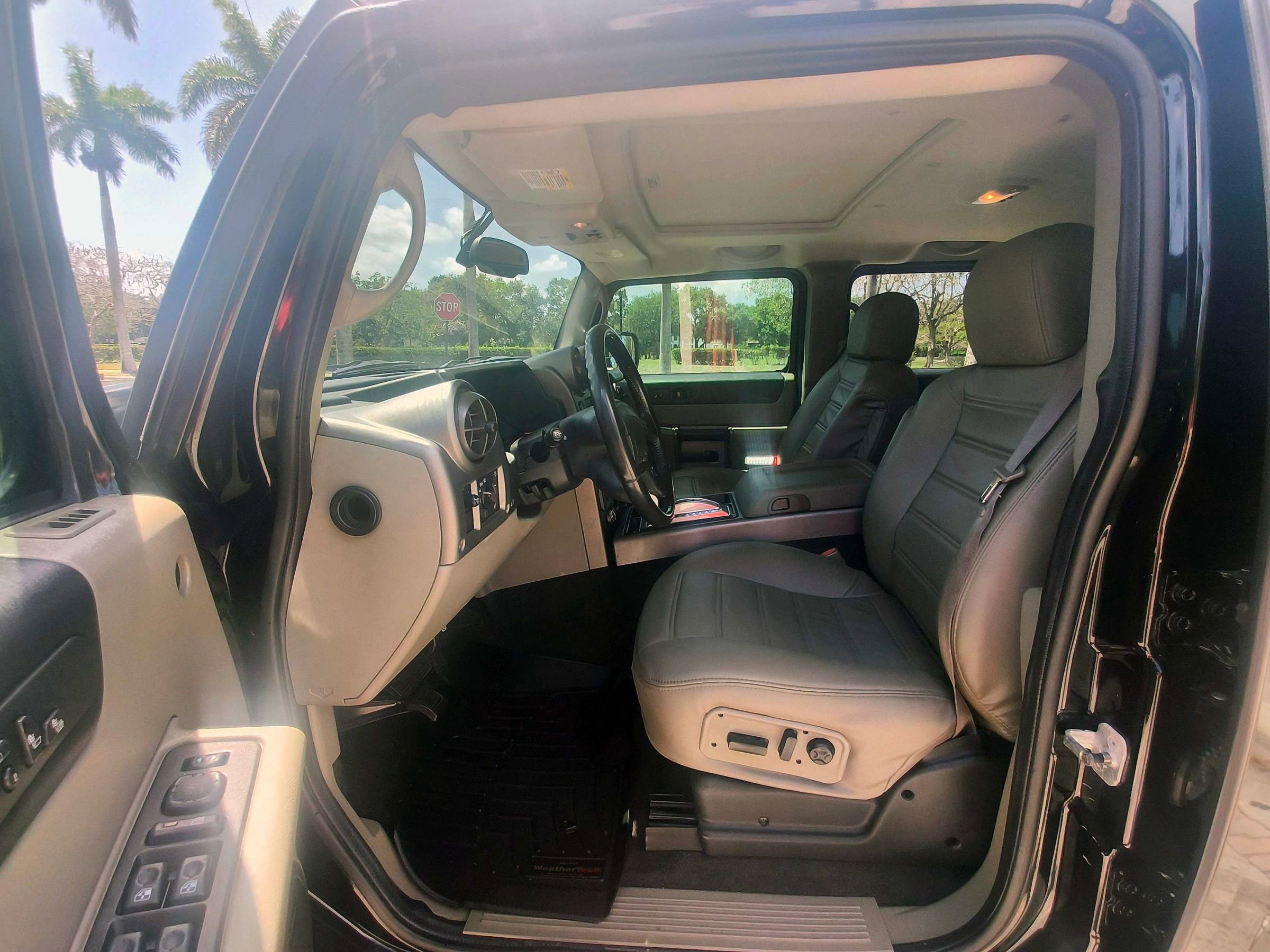 Used 2003 HUMMER H2 w/ Preferred Equipment Group image 20