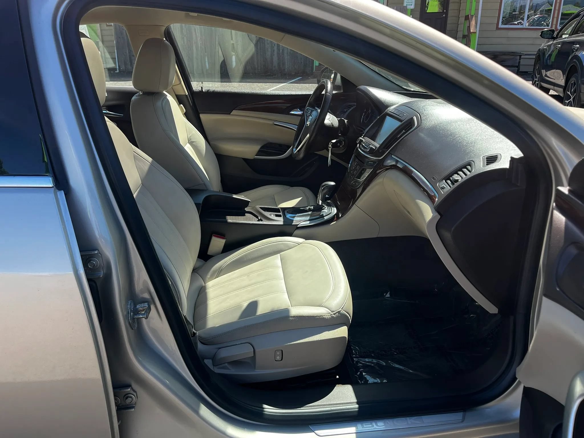 Used 2016 Buick Regal FWD image 16