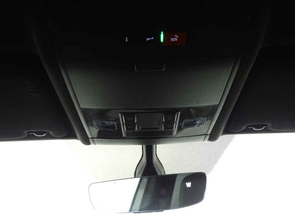 Used 2020 Volkswagen Atlas Cross Sport SE w/ Towing Package image 24