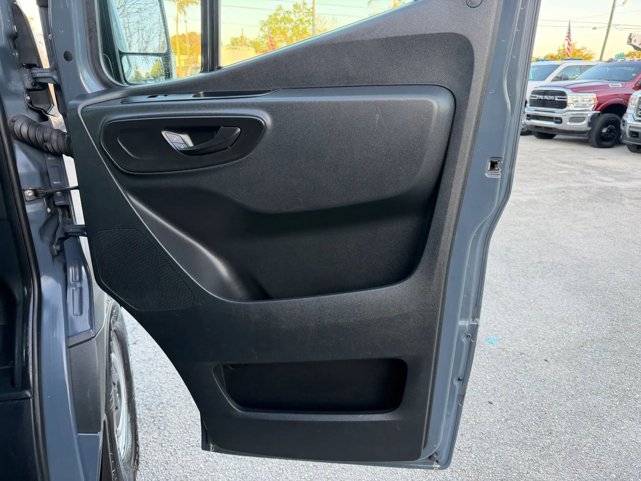 Used 2019 Mercedes-Benz Sprinter 144 image 18