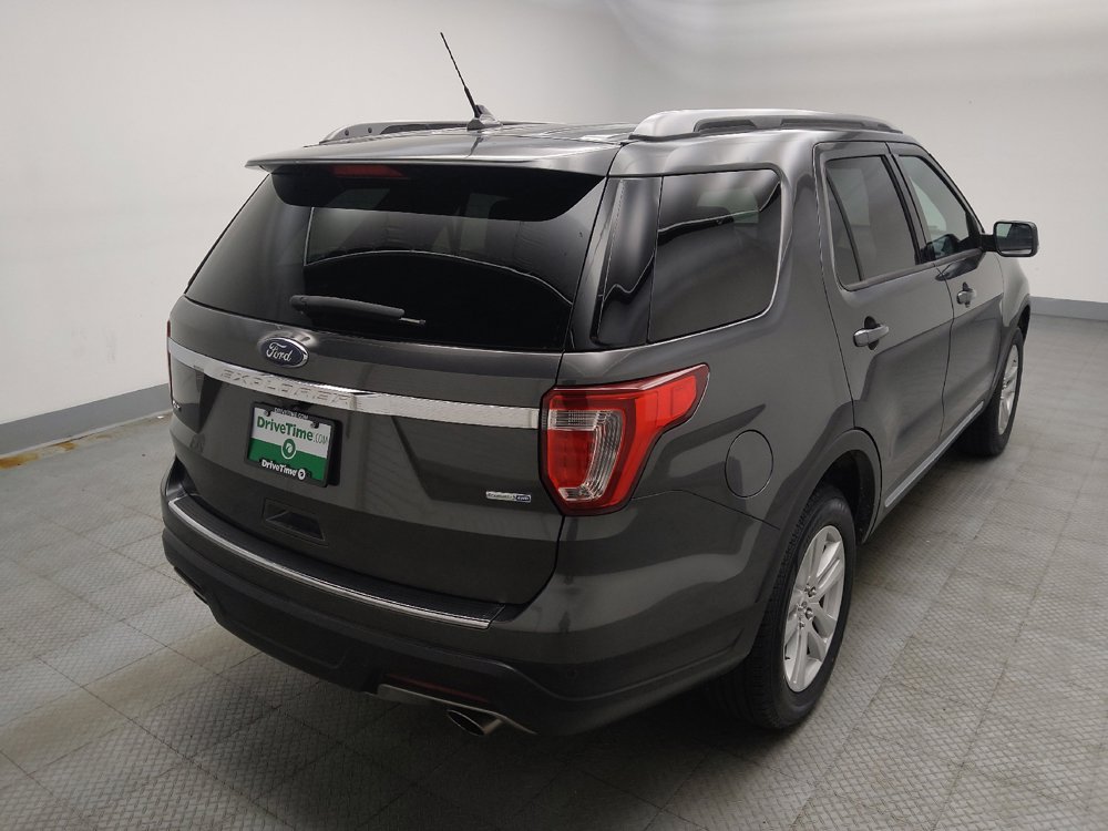 Used 2018 Ford Explorer XLT w/ Equipment Group 202A AWD/4WD image 9