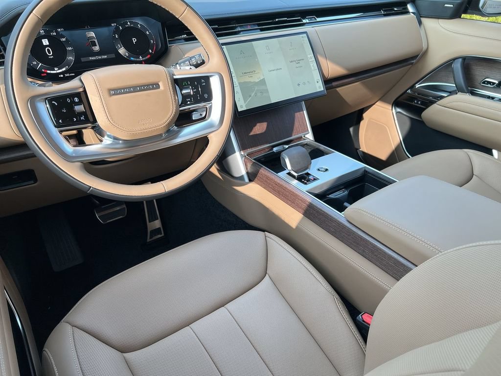 New 2026 Land Rover Range Rover Long Wheelbase SE AWD/4WD image 13