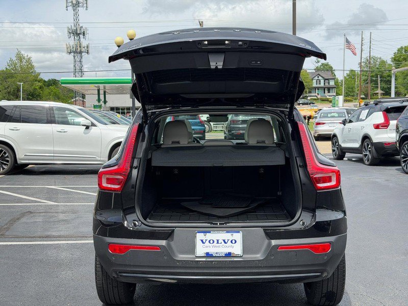 Certified 2023 Volvo XC40 B5 Ultimate w/ Protection Package Premier AWD/4WD image 5