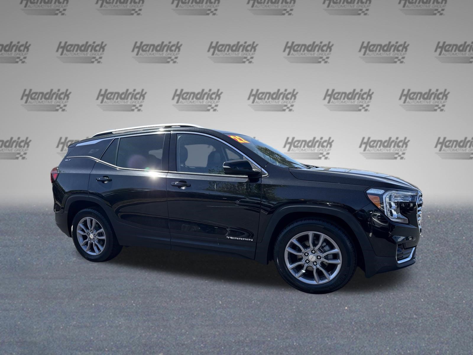 Used 2022 GMC Terrain SLT w/ LPO, Floor Liner Package image 11