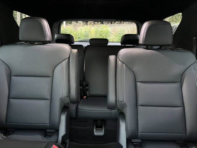 New 2026 Chevrolet Traverse LT w/ Sun and Wheel Package image 11