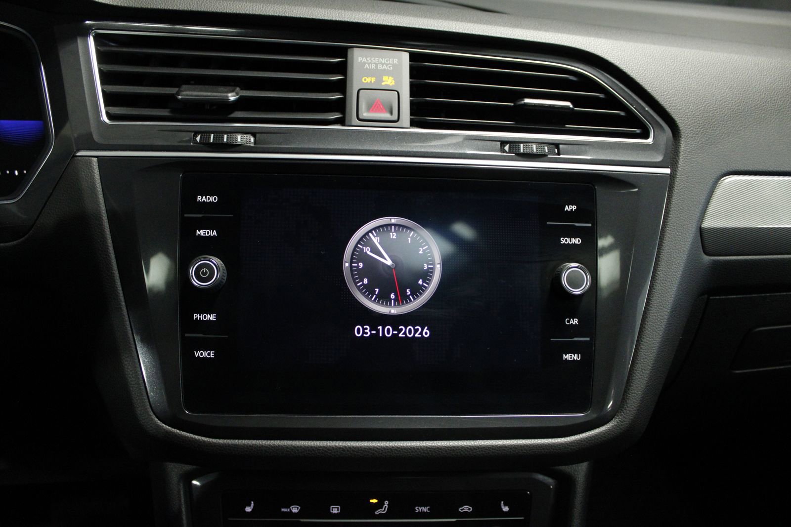 Used 2022 Volkswagen Tiguan SE image 36