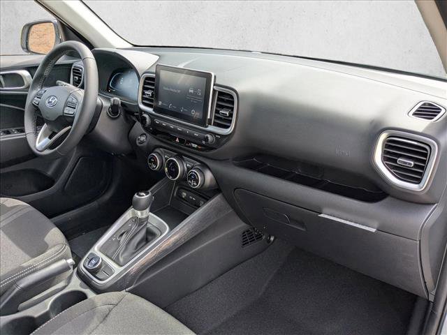 Used 2025 Hyundai Venue SEL image 23