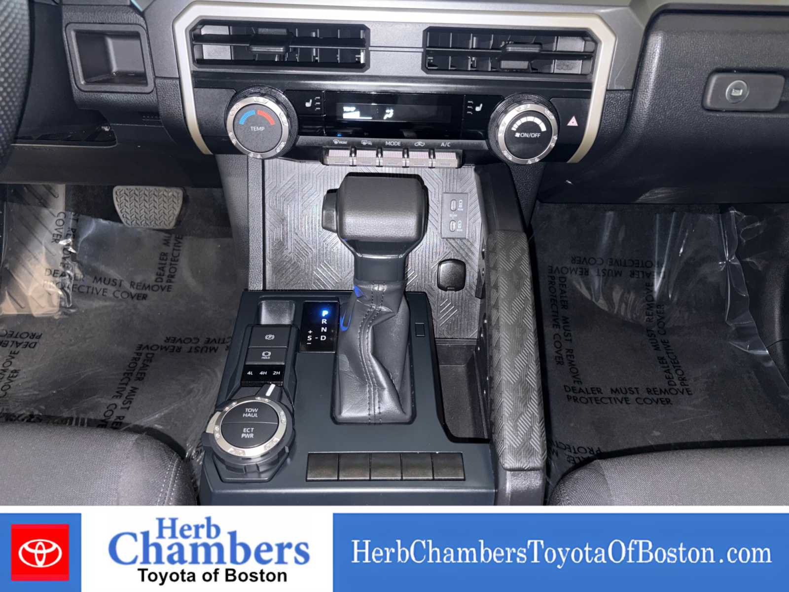Used 2025 Toyota Tacoma SR5 AWD/4WD image 15