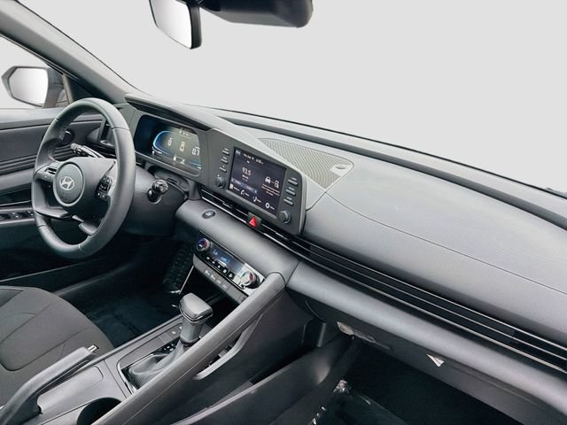 Certified 2026 Hyundai Elantra Sport FWD image 28