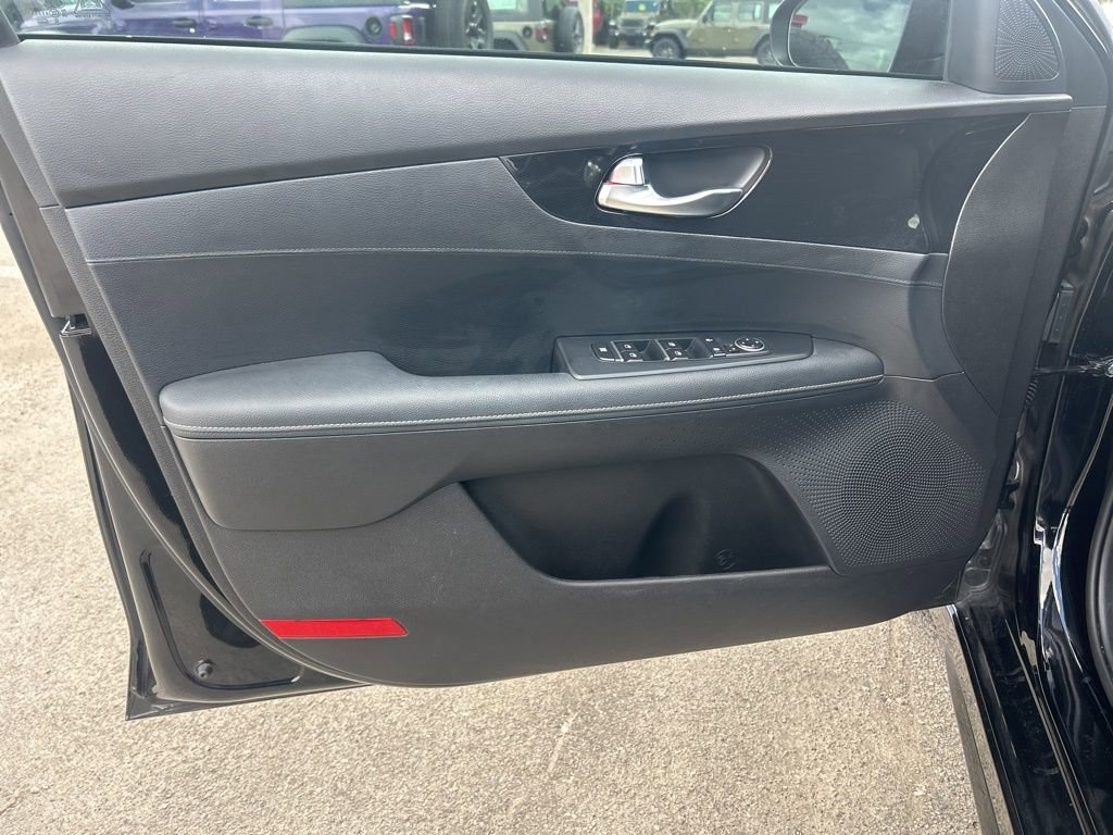 Used 2023 Kia Forte GT-Line image 29