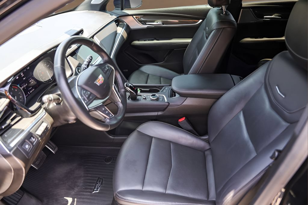 Used 2023 Cadillac XT5 Sportv w/ Technology Package AWD/4WD image 9