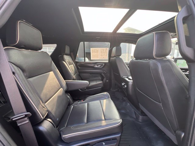 Used 2024 GMC Yukon SLT w/ SLT Luxury Package AWD/4WD image 14