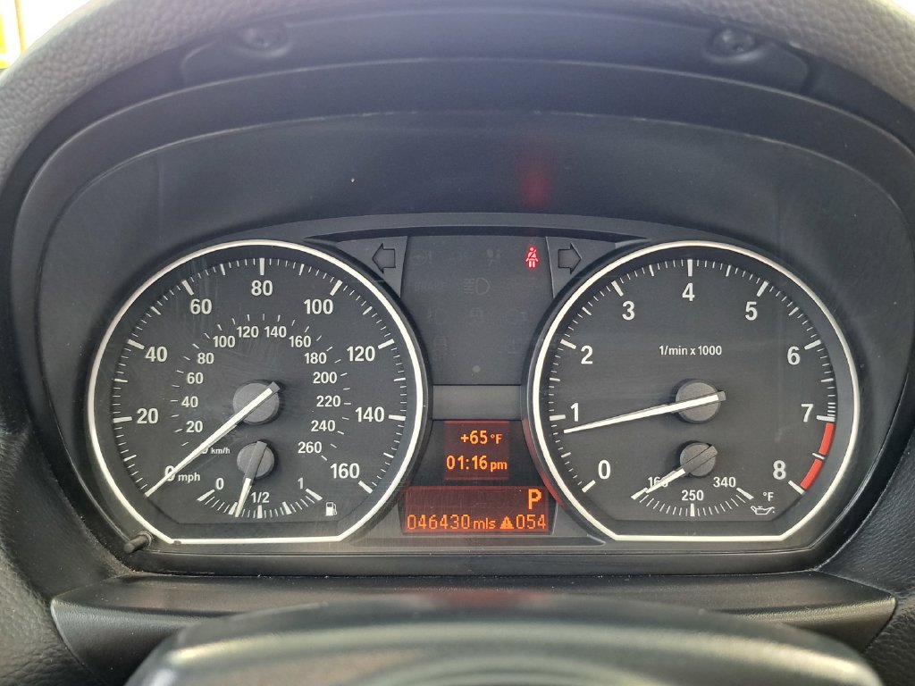 Used 2012 BMW 135i Convertible RWD image 9