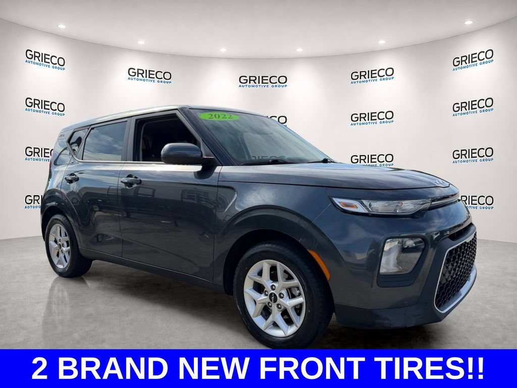 Used 2022 Kia Soul LX w/ Technology Package FWD image 1