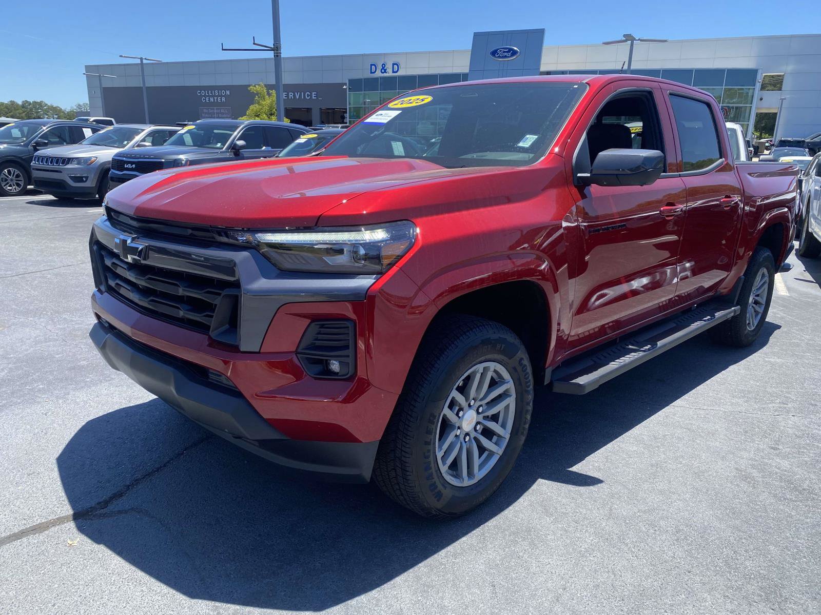 Used 2025 Chevrolet Colorado LT w/ LT Convenience Package AWD/4WD video 3
