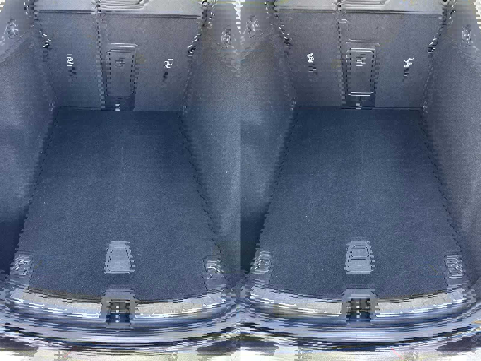 Used 2023 Volvo XC60 B5 Plus image 34