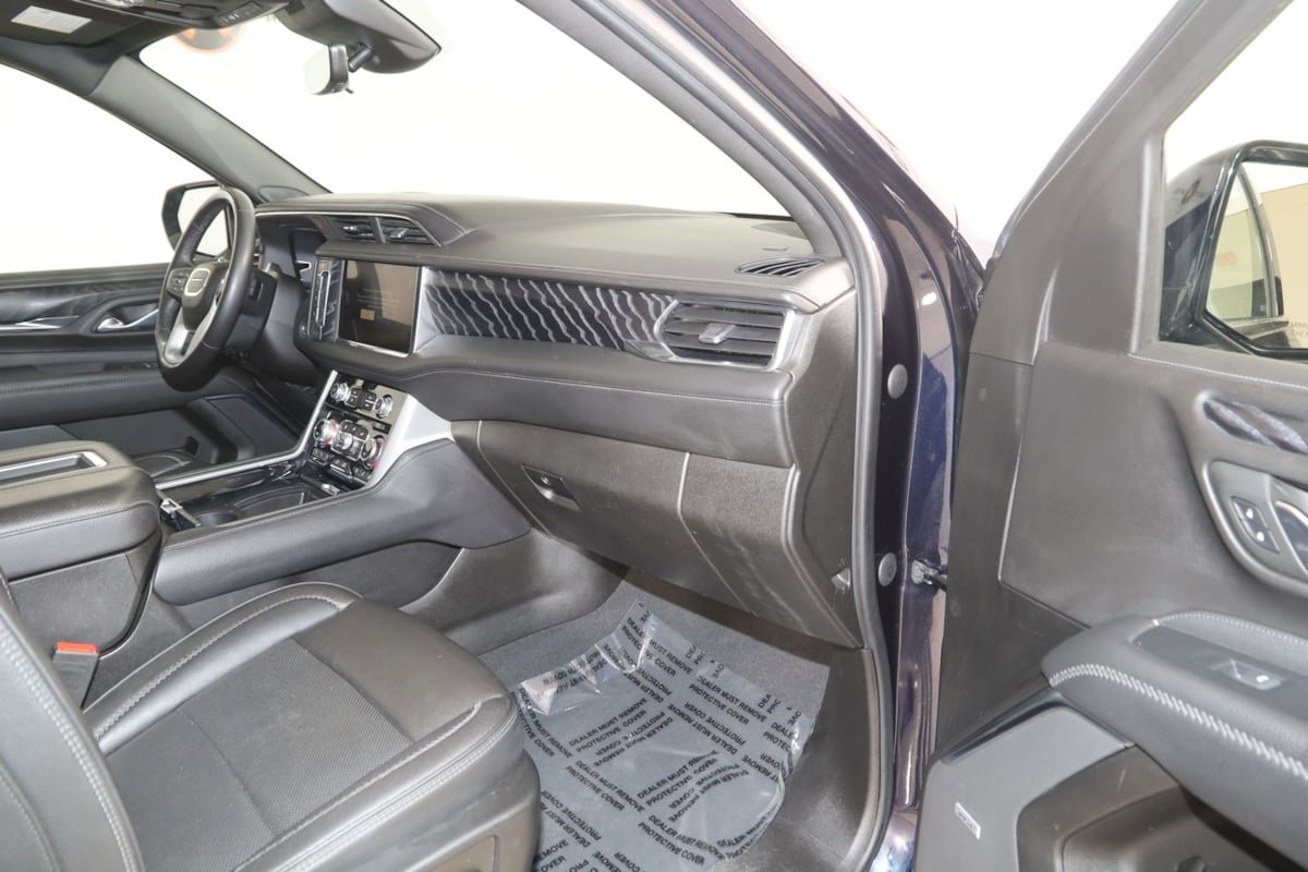 Used 2023 GMC Yukon XL Denali w/ Advanced Technology Package AWD/4WD image 46