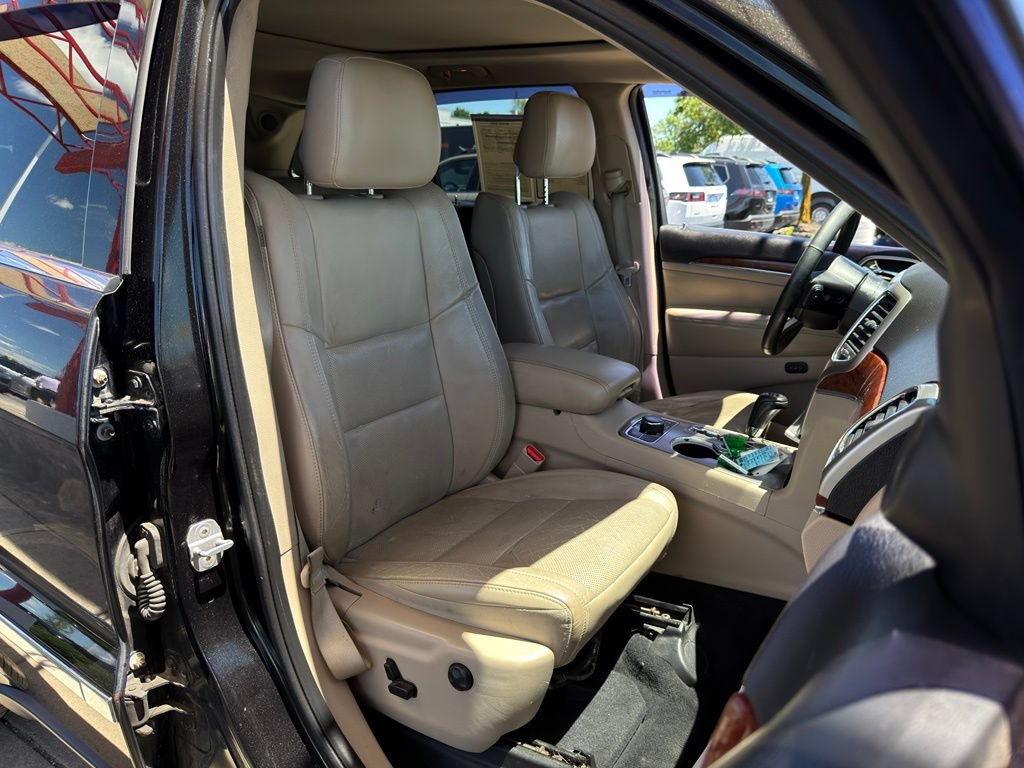 Used 2011 Jeep Grand Cherokee Limited w/ Luxury Group II AWD/4WD image 19
