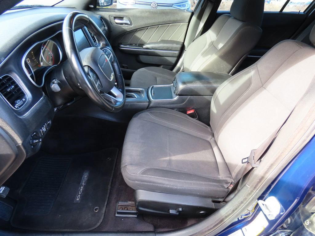 Used 2016 Dodge Charger SXT image 37