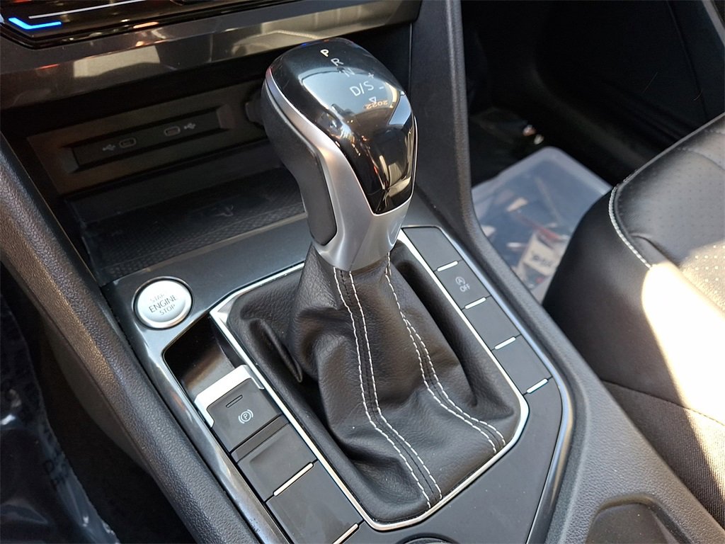 Used 2022 Volkswagen Tiguan SE image 15