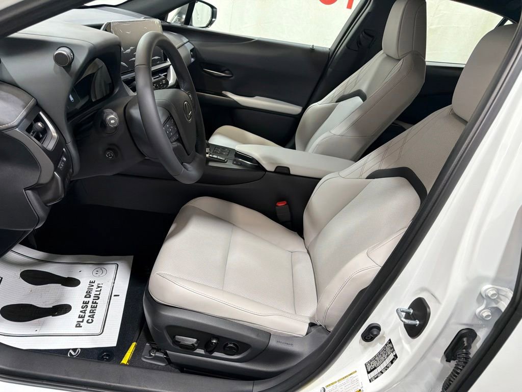 Used 2026 Lexus UX 300h AWD w/ Accessory Package (Z1) image 24