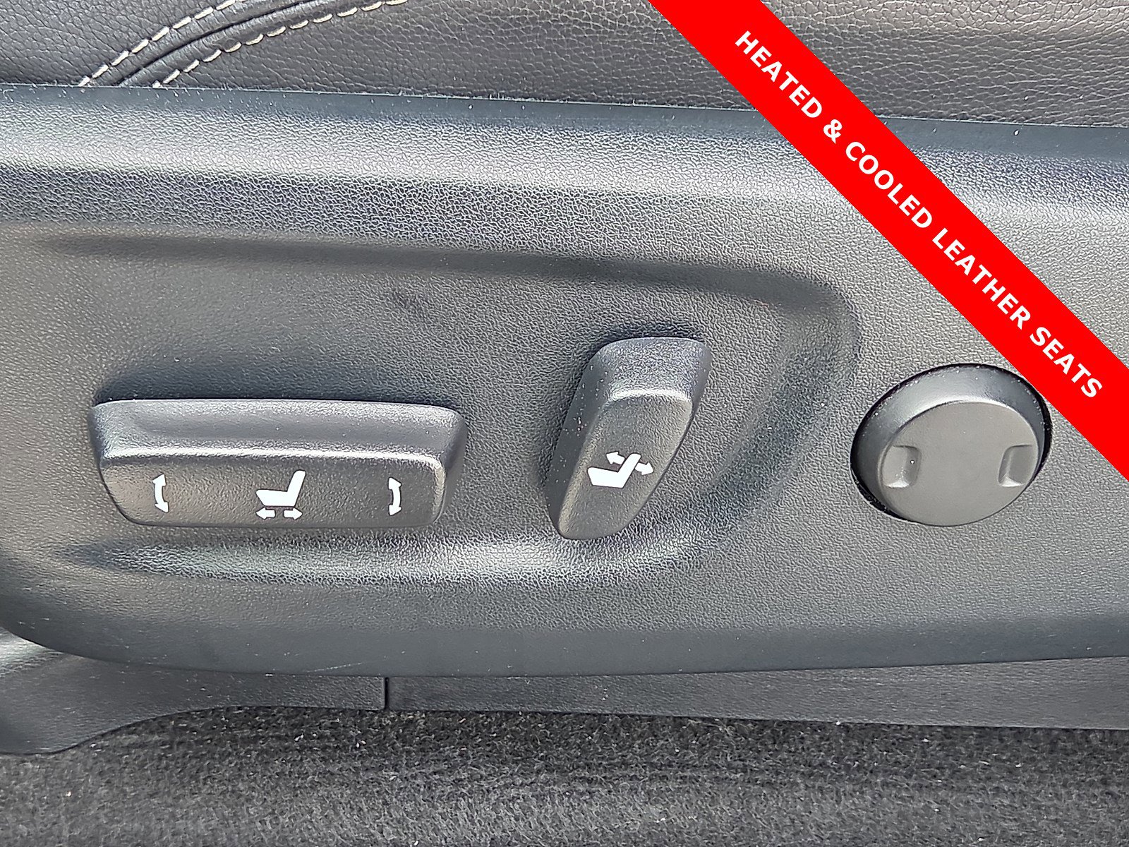 Used 2023 Toyota 4Runner Limited image 15