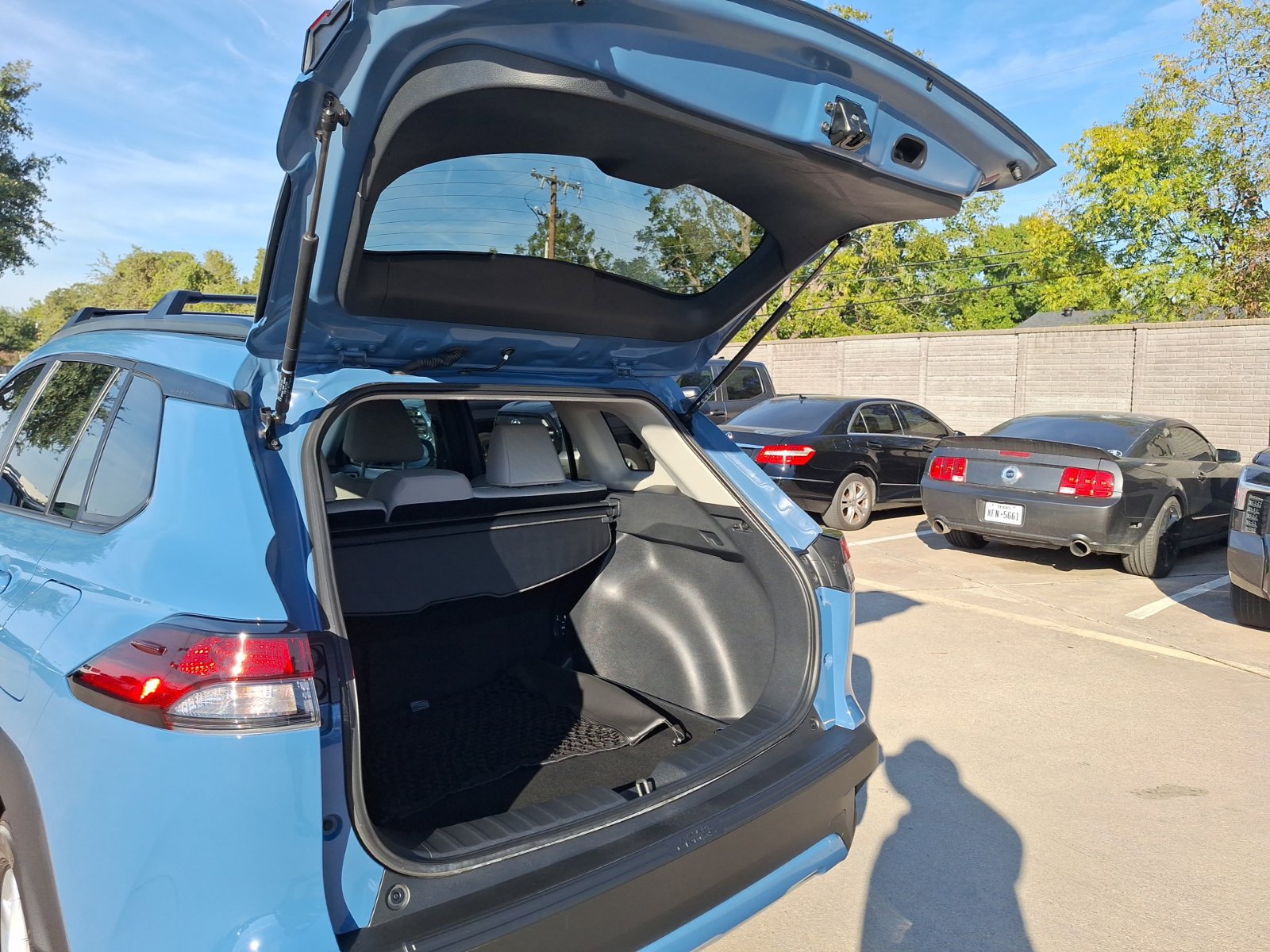 Used 2026 Toyota Corolla Cross LE w/ Moonroof Package FWD image 36