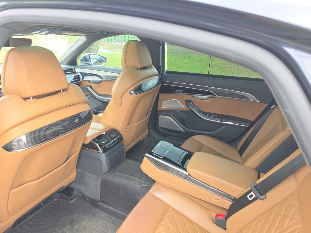Used 2020 Audi S8 L image 18