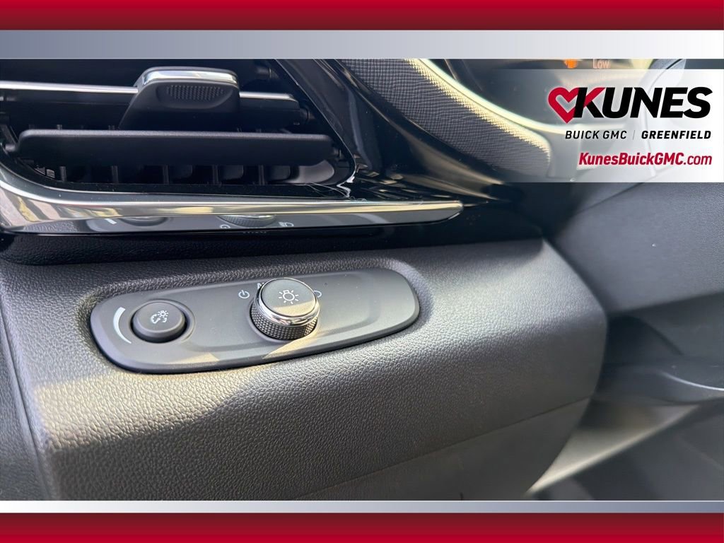 New 2026 Buick Envista Sport Touring image 17