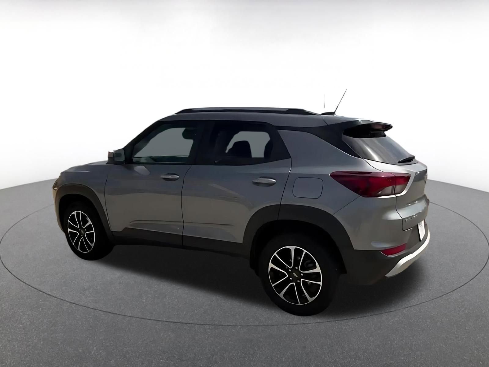 Used 2025 Chevrolet TrailBlazer LT FWD image 10