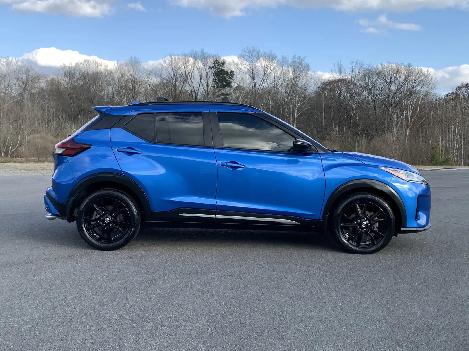 Used 2021 Nissan Kicks SR w/ Exterior Package FWD image 8