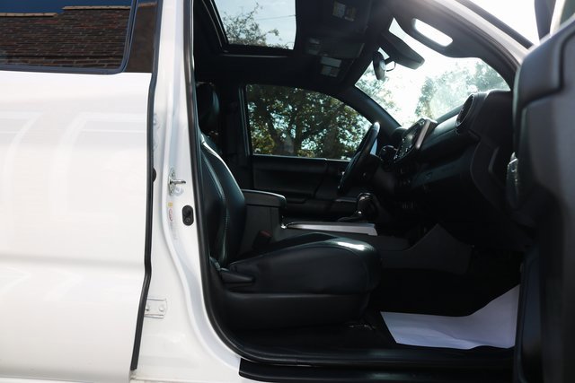 Used 2020 Toyota Tacoma Limited image 10
