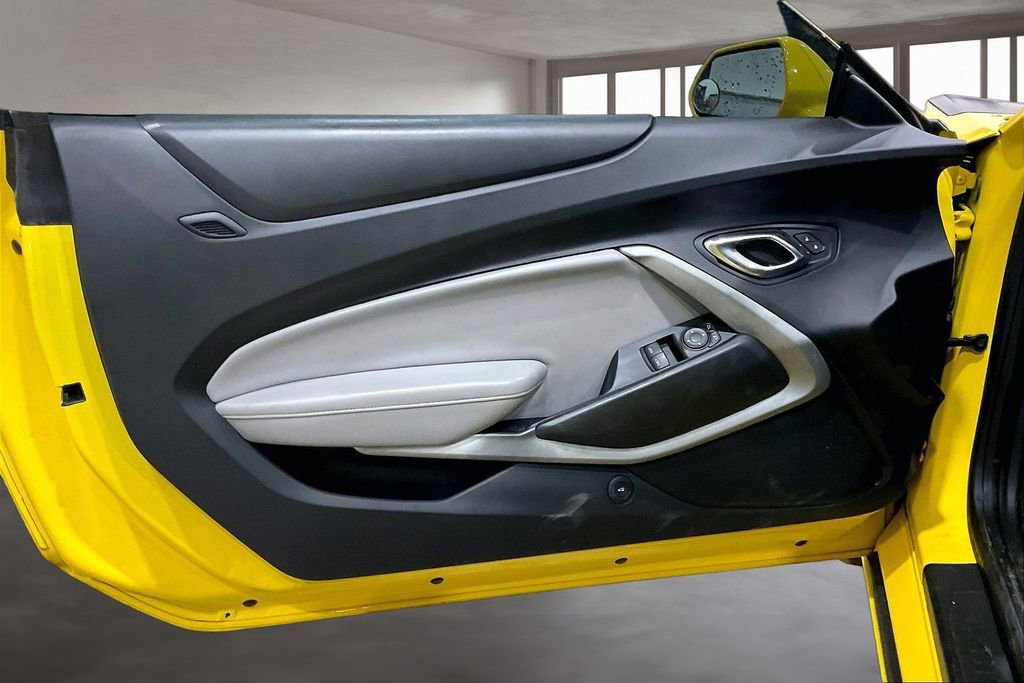 Used 2017 Chevrolet Camaro SS image 20