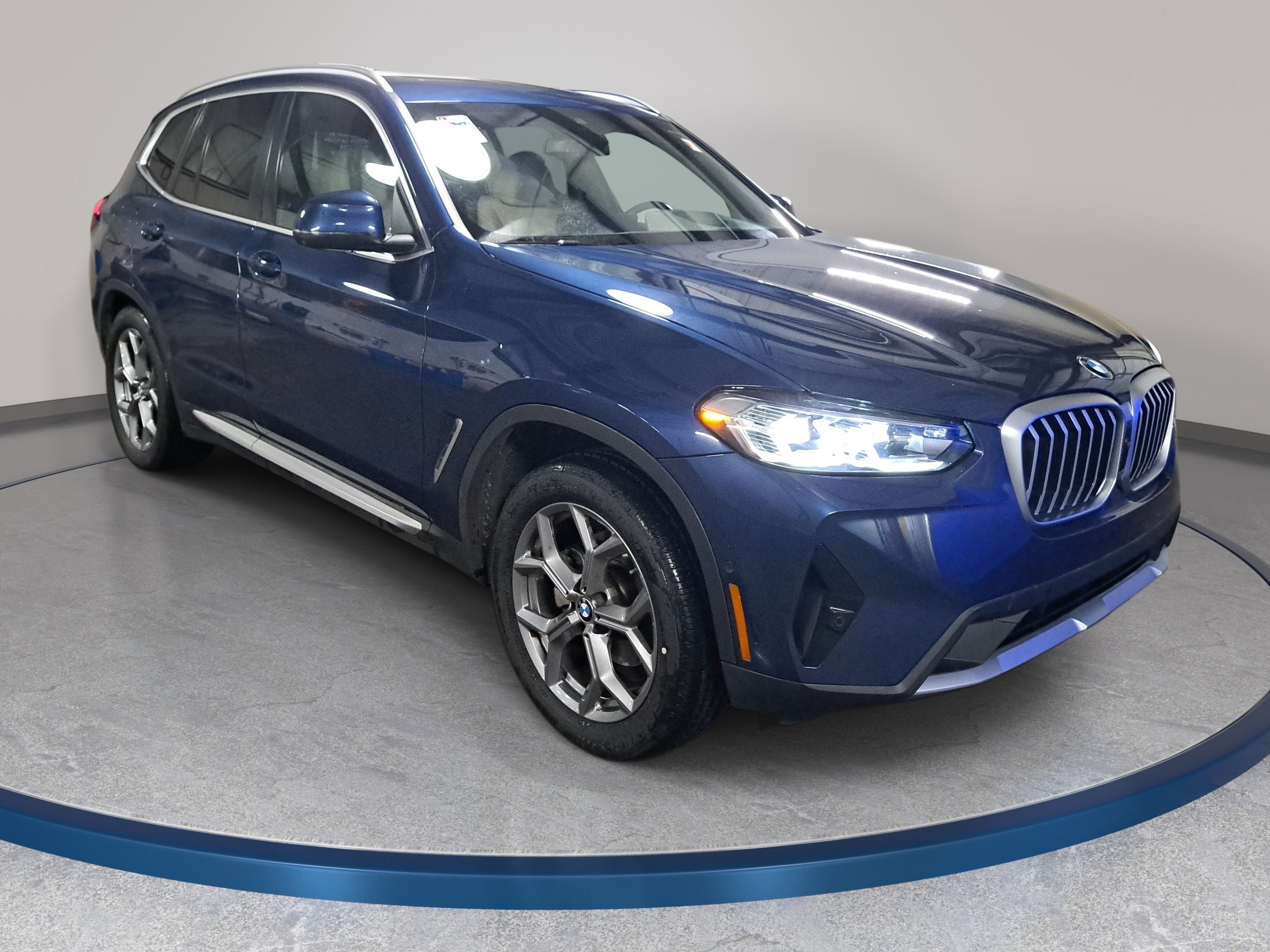 Used 2024 BMW X3 xDrive30i w/ Premium Package AWD/4WD image 4