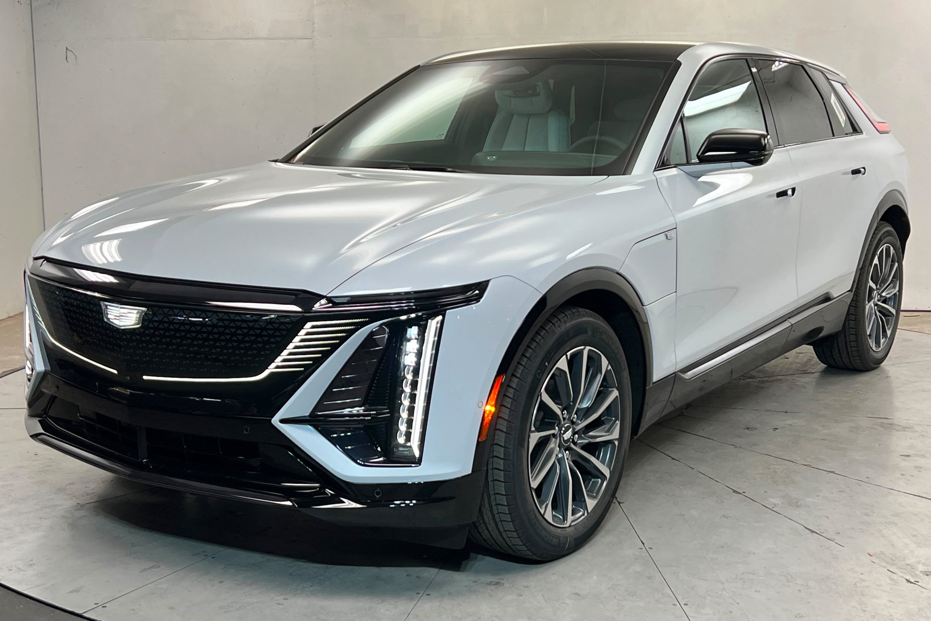 New 2026 Cadillac Lyriq Sport w/ LPO, Floor Liner Package