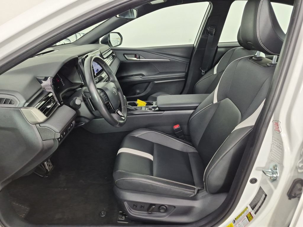 Used 2025 Toyota Camry SE FWD image 16